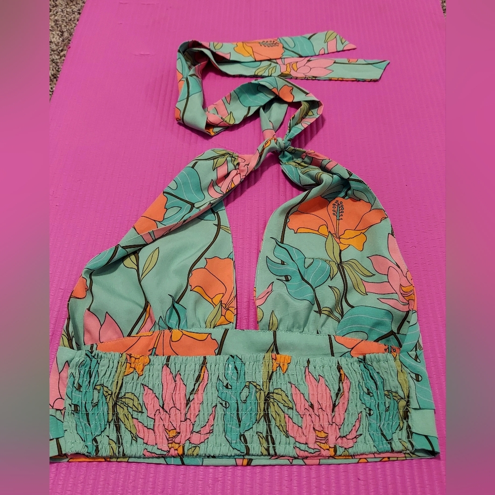 Molly Bracken Floral Halter Top And Shorts Set - Picture 11 of 13